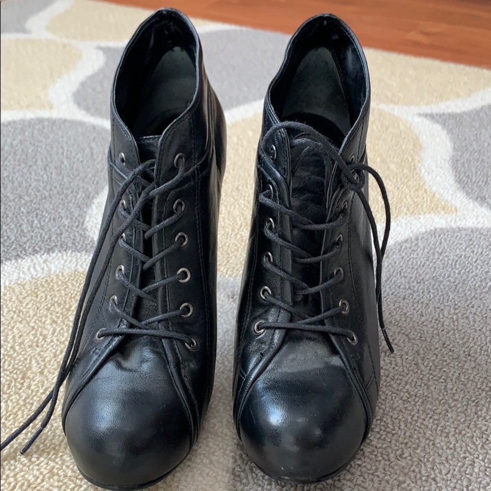 Nine West short booties